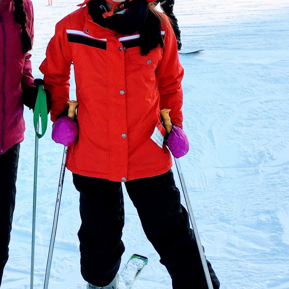 Red ski jacket - Picture 7 of 7